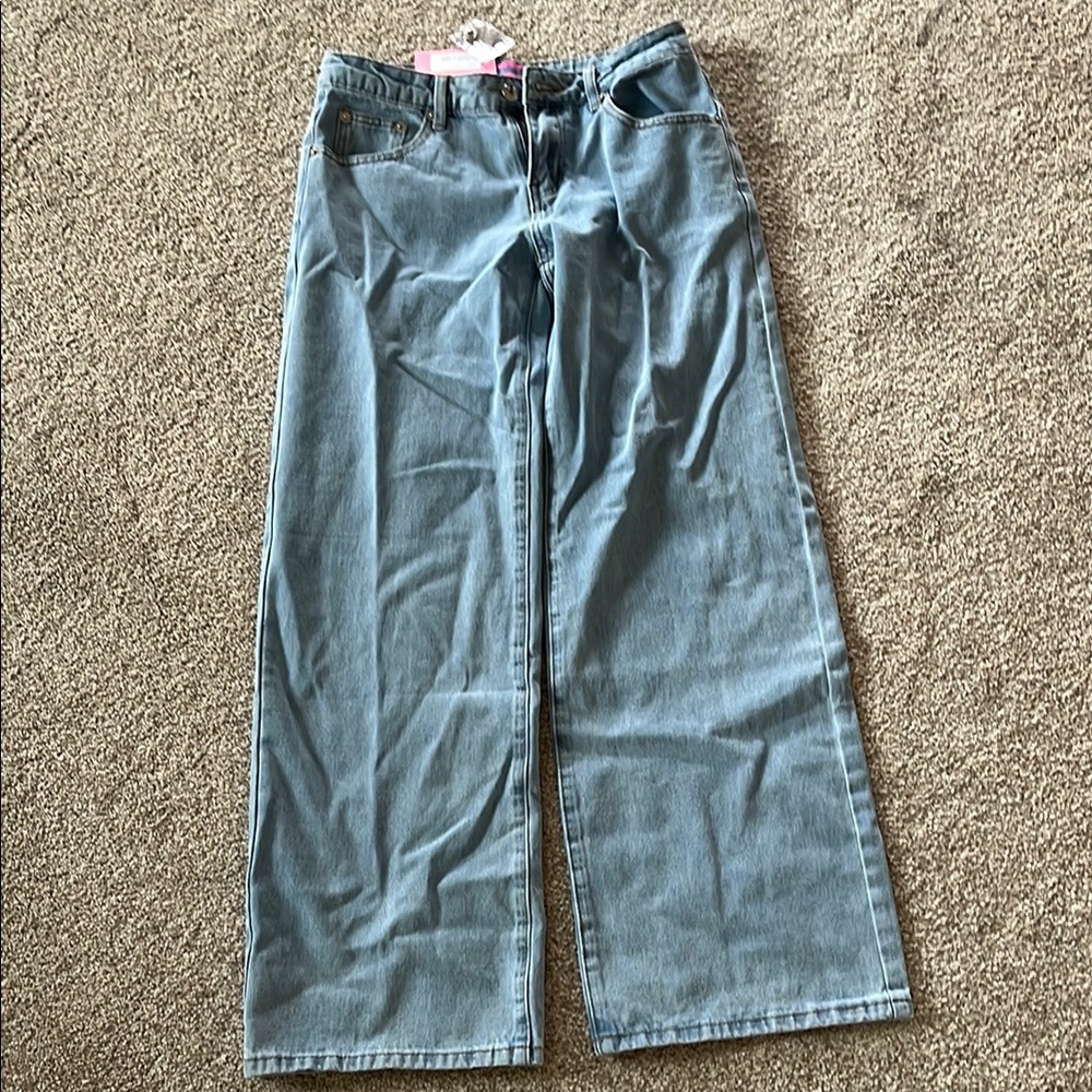 Edikted Women’s Light Blue Raelynn Washed Low Rise Jeans